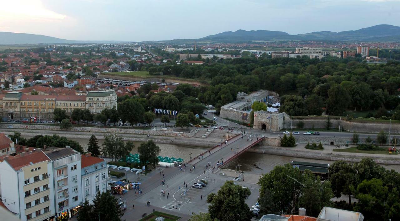 Ambasador Hotel Nisz Zewnętrze zdjęcie