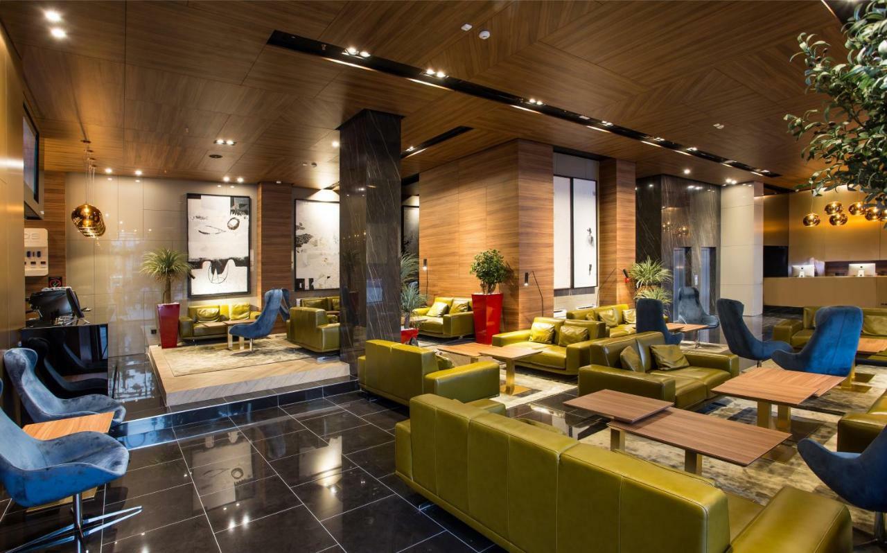Ambasador Hotel Nisz Zewnętrze zdjęcie Lobby